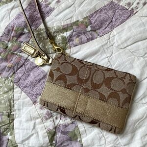 𝘊𝘰𝘢𝘤𝘩 𝘞𝘳𝘪𝘴𝘵𝘭𝘦𝘵⭐️